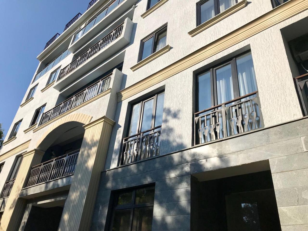 City Center Apartments By Happy Place Tbilisi Ngoại thất bức ảnh